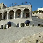 فندق Lavender Cave 5*