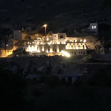 Hotel Lavender Cave