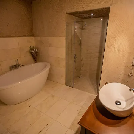 Отель Lavender Cave 5*