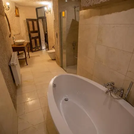 Lavender Cave Otel 5*